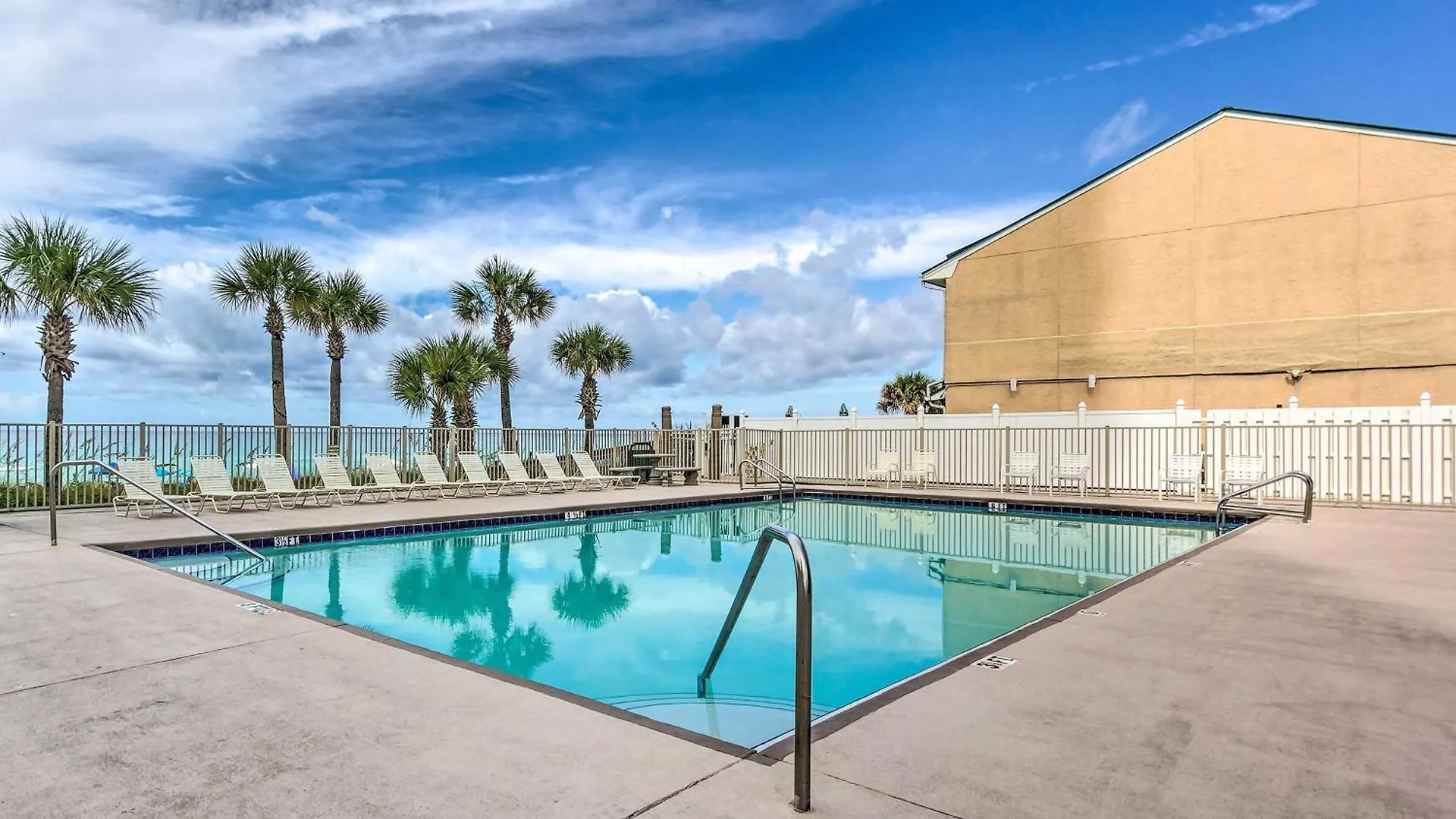 Holiday home The Wave Pcb Townhome With Pools And Beach Access Panama City Beach United States